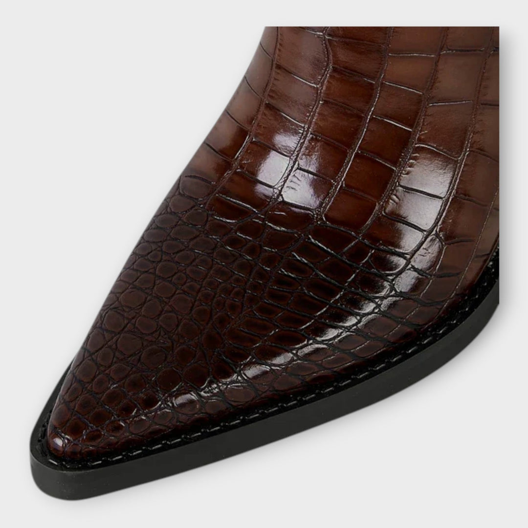 Botas con diseño de cocodrilo y tacón elegante